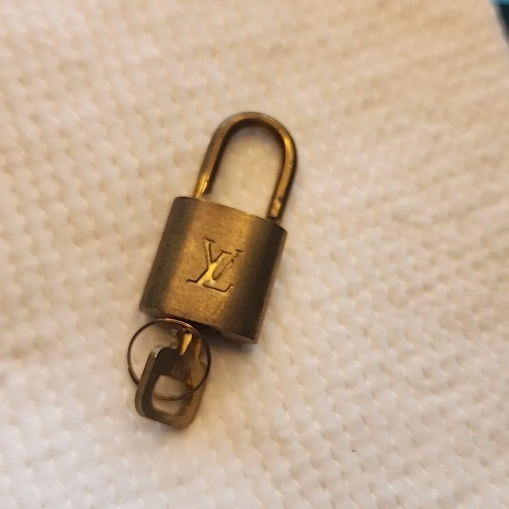 LV Lock and Key #311 (Item D) - Picture 2 of 2